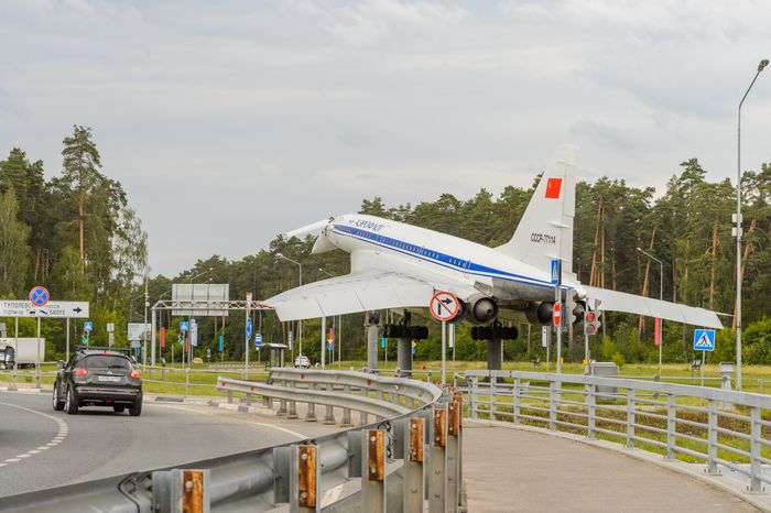 Памятник Ту-144