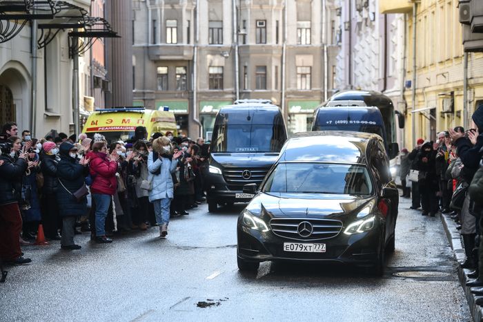 Церемония прощания с актером Василием Лановым в московском театре имени Вахтангова