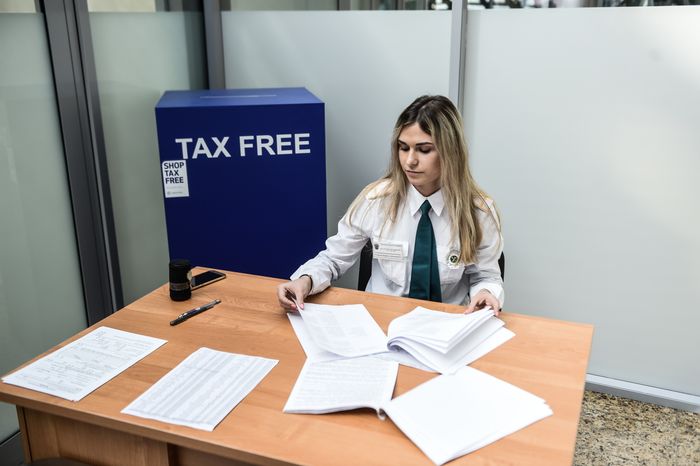 Система tax free для возврата НДС иностранцам начинает работу в России в тестовом режиме