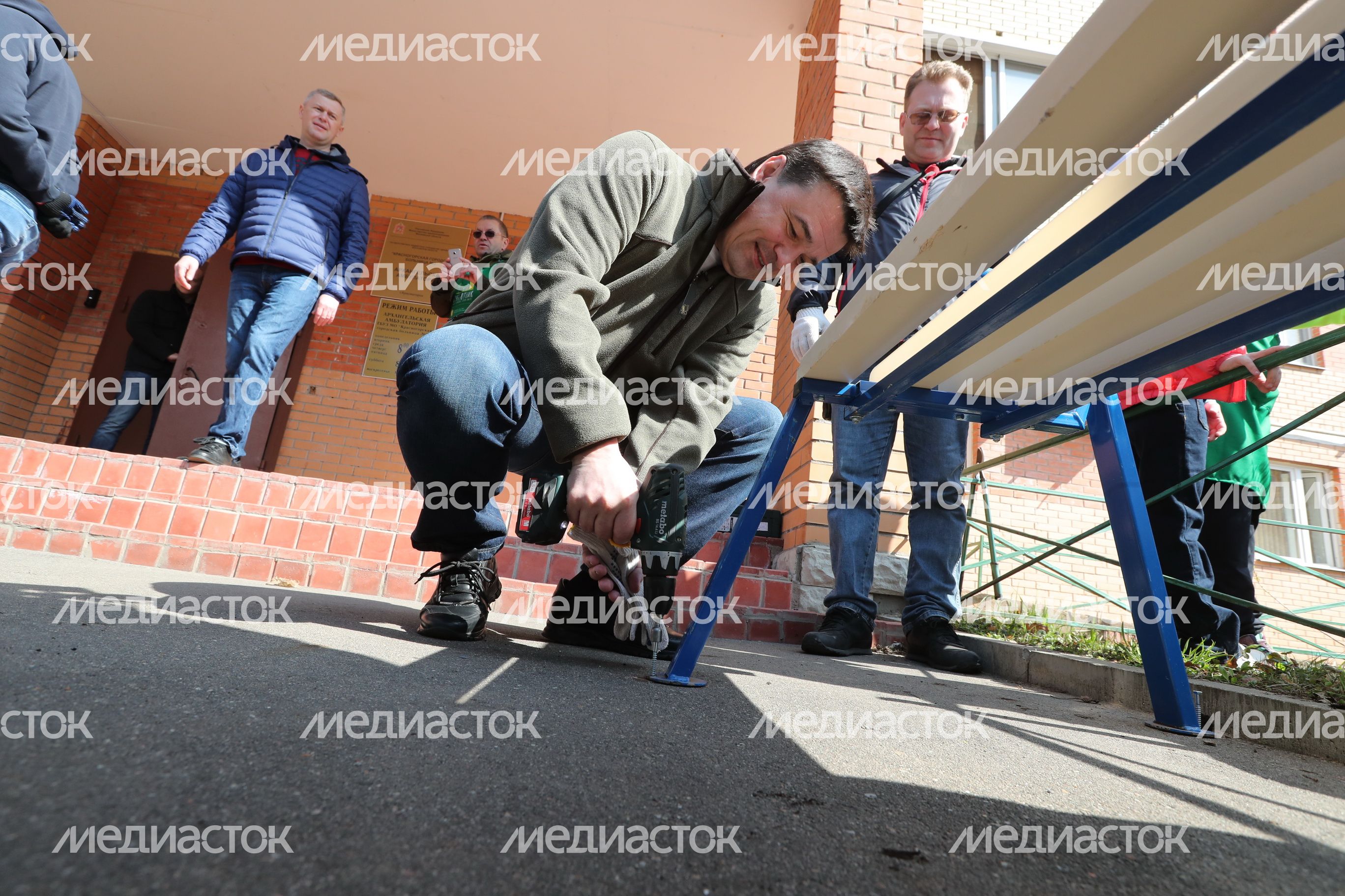 Воробьев принял участие в субботнике в Красногорске