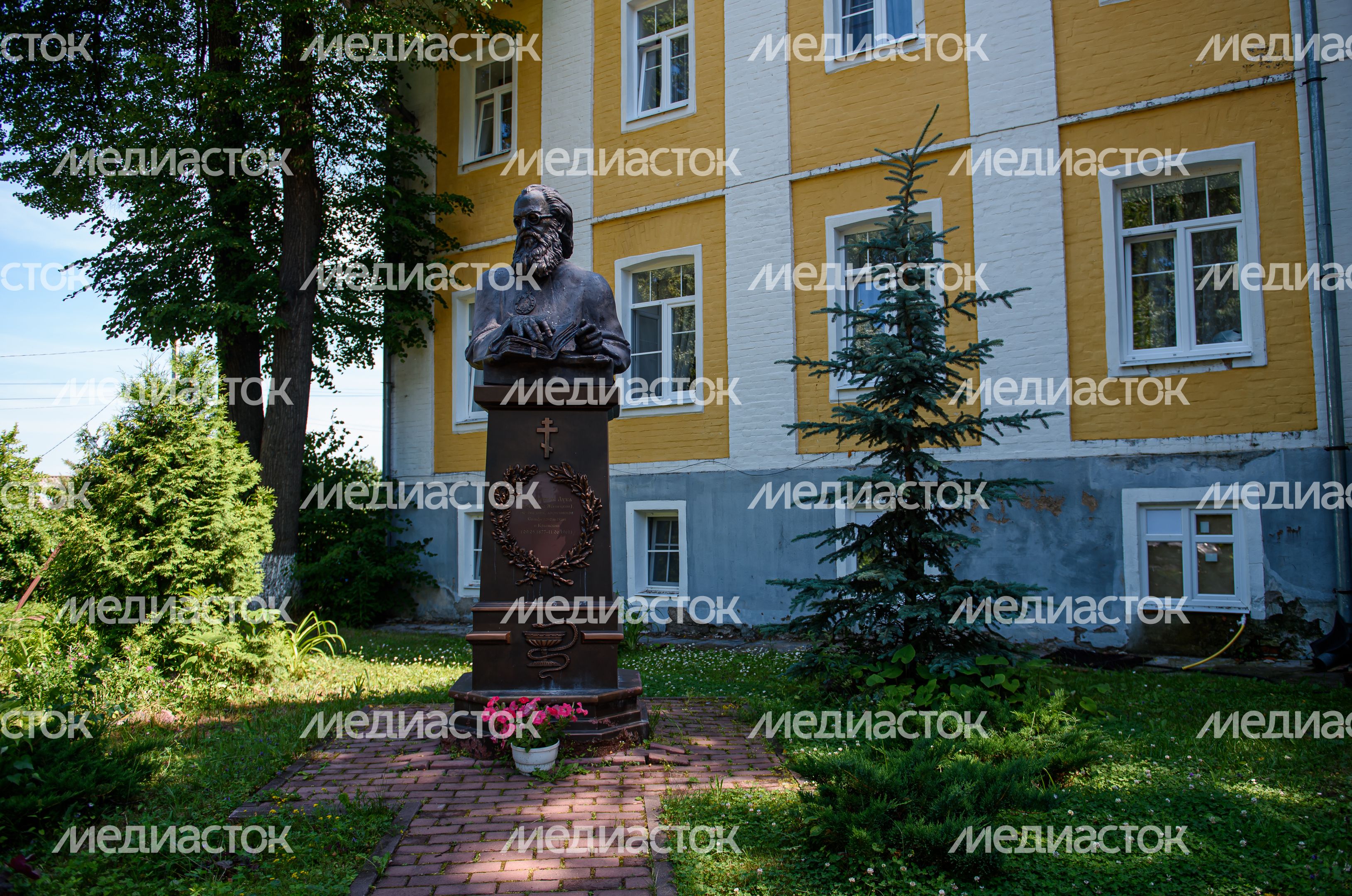 Летние виды Феодоровского женского монастыря