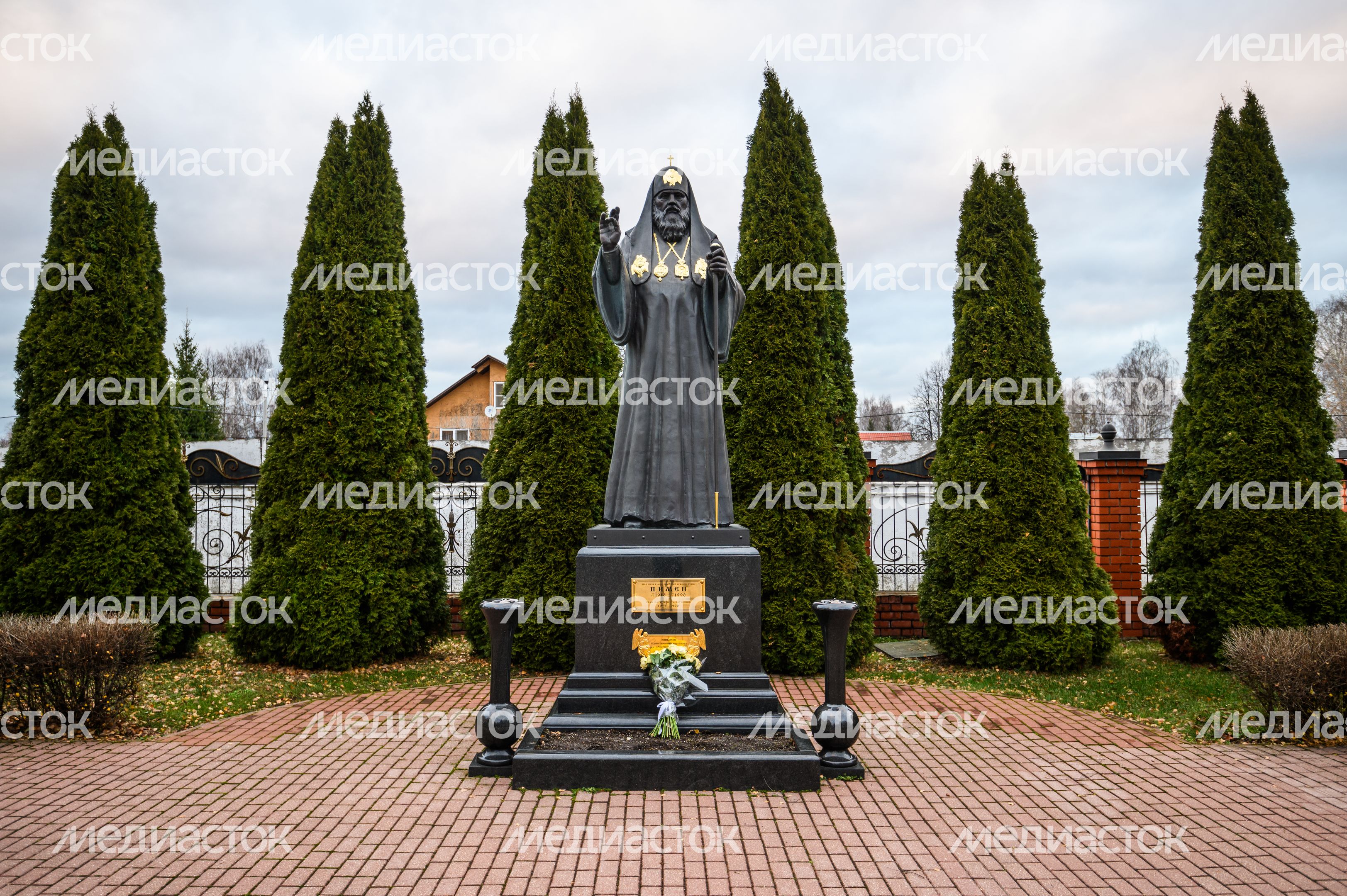 Храм во имя преподобного Серафима Саровского в рабочем поселке Софрино города Пушкино Сергиево-Посадского округа Храм во имя преподобного Серафима Саровского в рабочем поселке Софрино города Пушкино Сергиево-Посадского округа