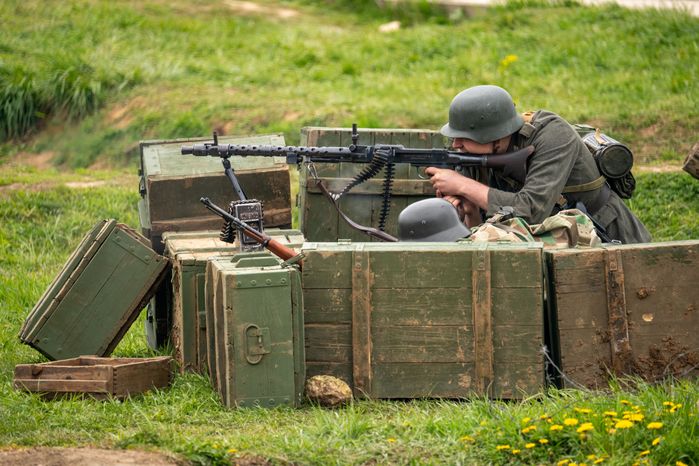 Военно-историческая реконструкция «Штурм Кенигсберга» в День Победы в парке «Патриот» Одинцовского округа
