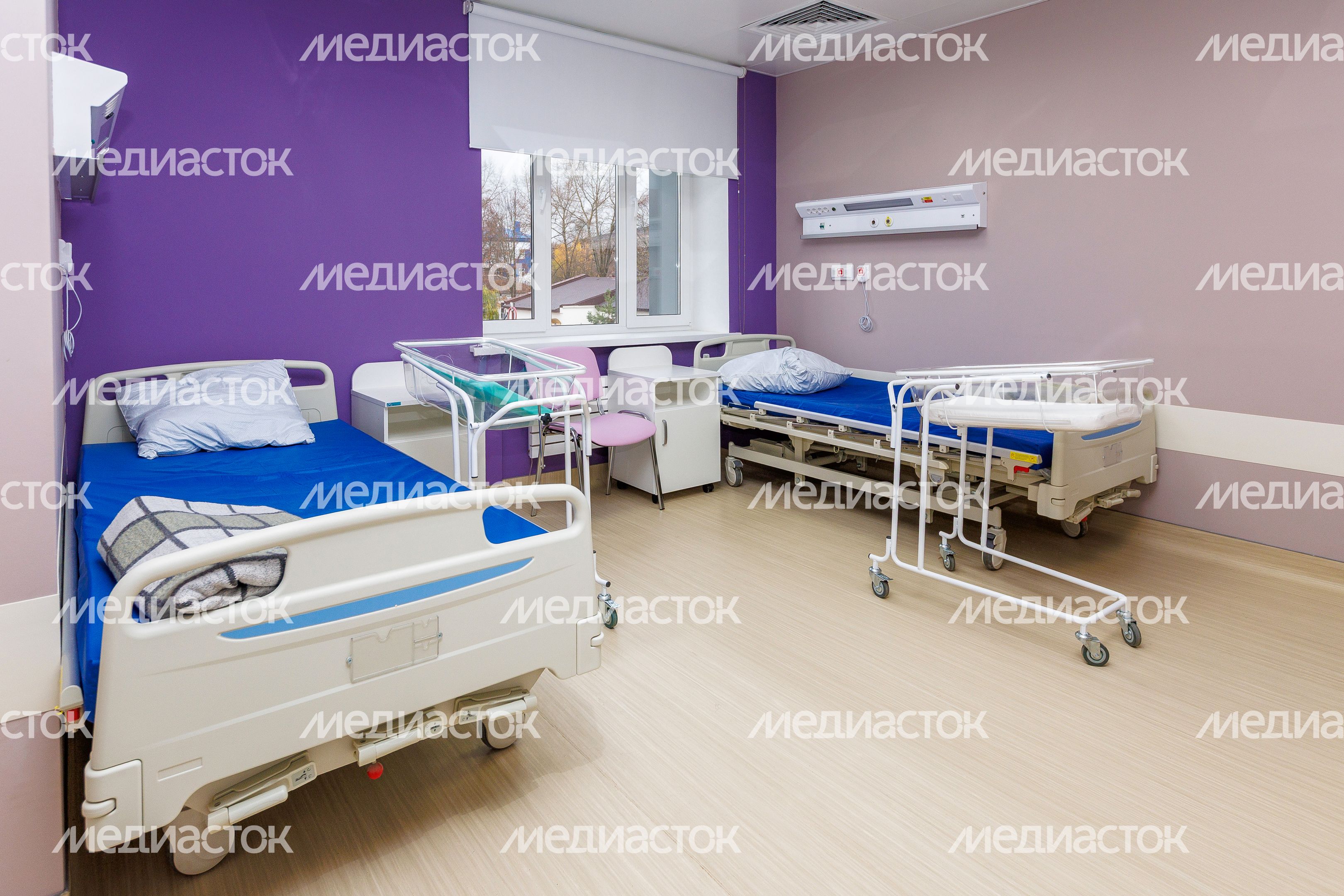 Послеродовая палата для мамы с ребенком в Химкинском роддоме после капремонта Послеродовая палата для мамы с ребенком в Химкинском роддоме после капремонта