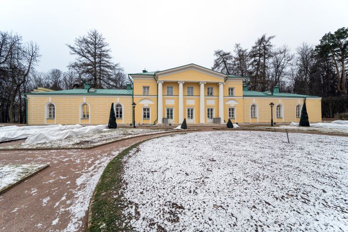 Малый дворец «Каприз» в музее-заповеднике «Архангельское» округа Красногорск