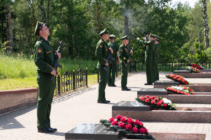 Перезахоронение солдат ВОВ в деревне Ельня