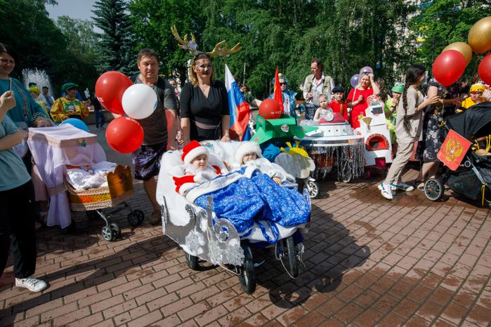 Парад колясок в сквере "Юбилейный" в Химках