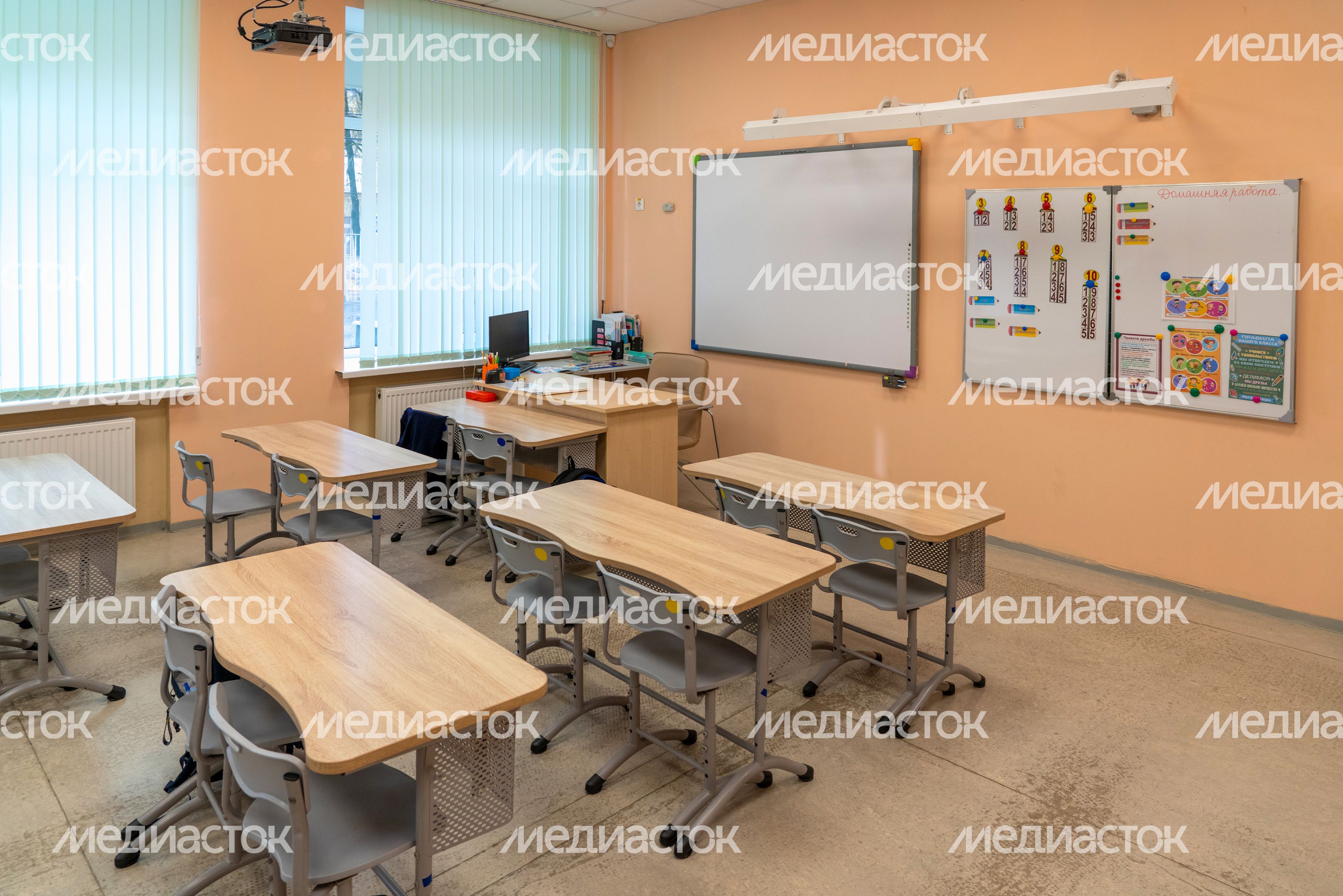 Учебный класс в школе ОЦ «Созвездие» с отделением медицинской реабилитации в селе Ангелово округа Красногорск Учебный класс в школе ОЦ «Созвездие» с отделением медицинской реабилитации в селе Ангелово округа Красногорск