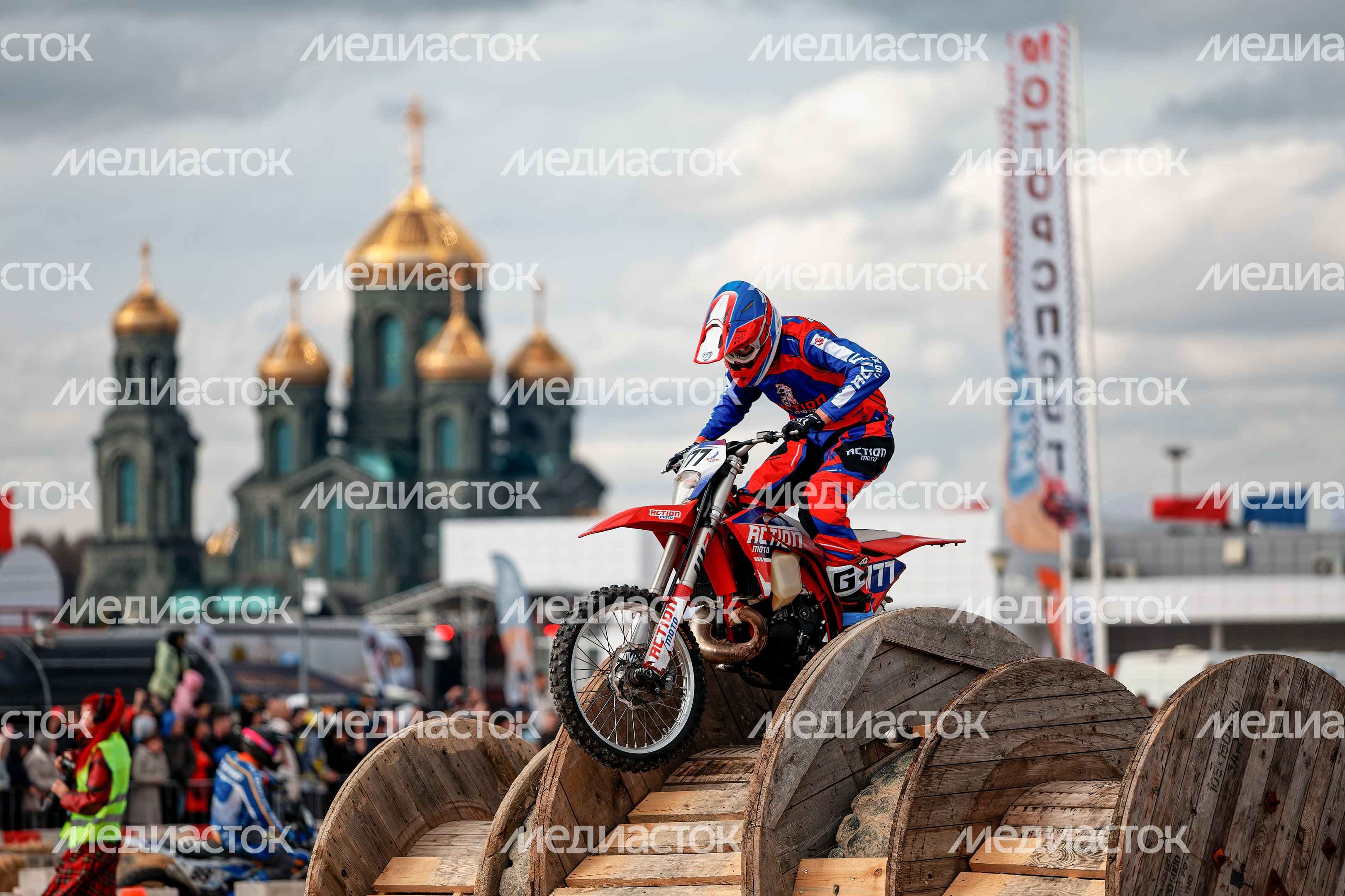 Гонка на мотоциклах «СуперЭндуро» на «Мотовесне» в «Патриот Экспо» Одинцовского округа Гонка на мотоциклах «СуперЭндуро» на «Мотовесне» в «Патриот Экспо» Одинцовского округа