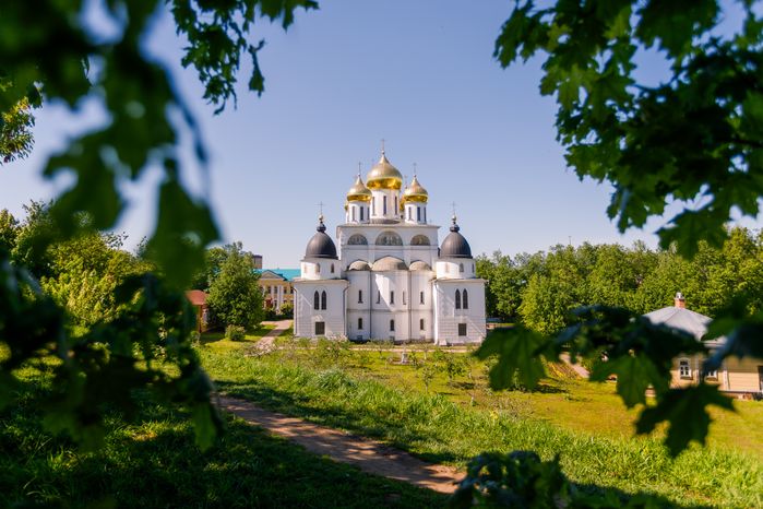 Успенский собор XVI века на территории Дмитровского кремля
