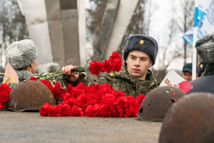 Торжественное мероприятие, посвященное подвигу 11 героев-саперов, в Волоколамском округе