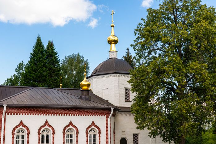 Церковь Воскресения Словущего в деревне Карпово Дмитровского округа
