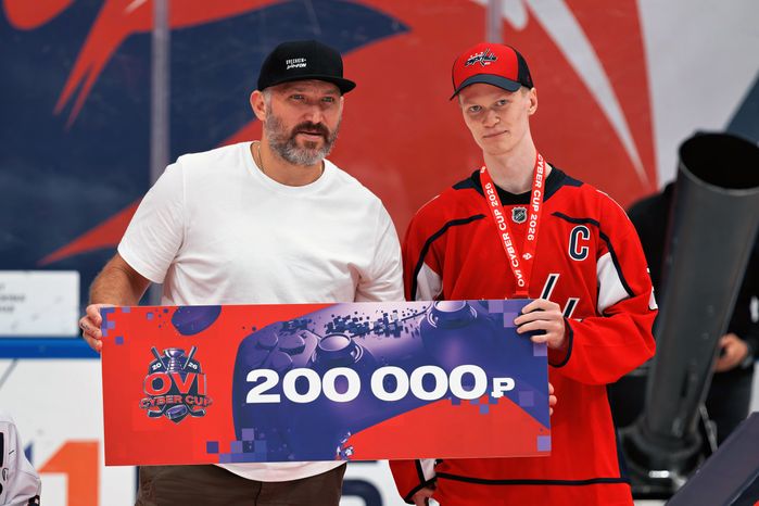 Серебряный призер Кубка Александра Овечкина по хоккею «ОВИCUP-2026» – команда  ярославского «Локомотива»
