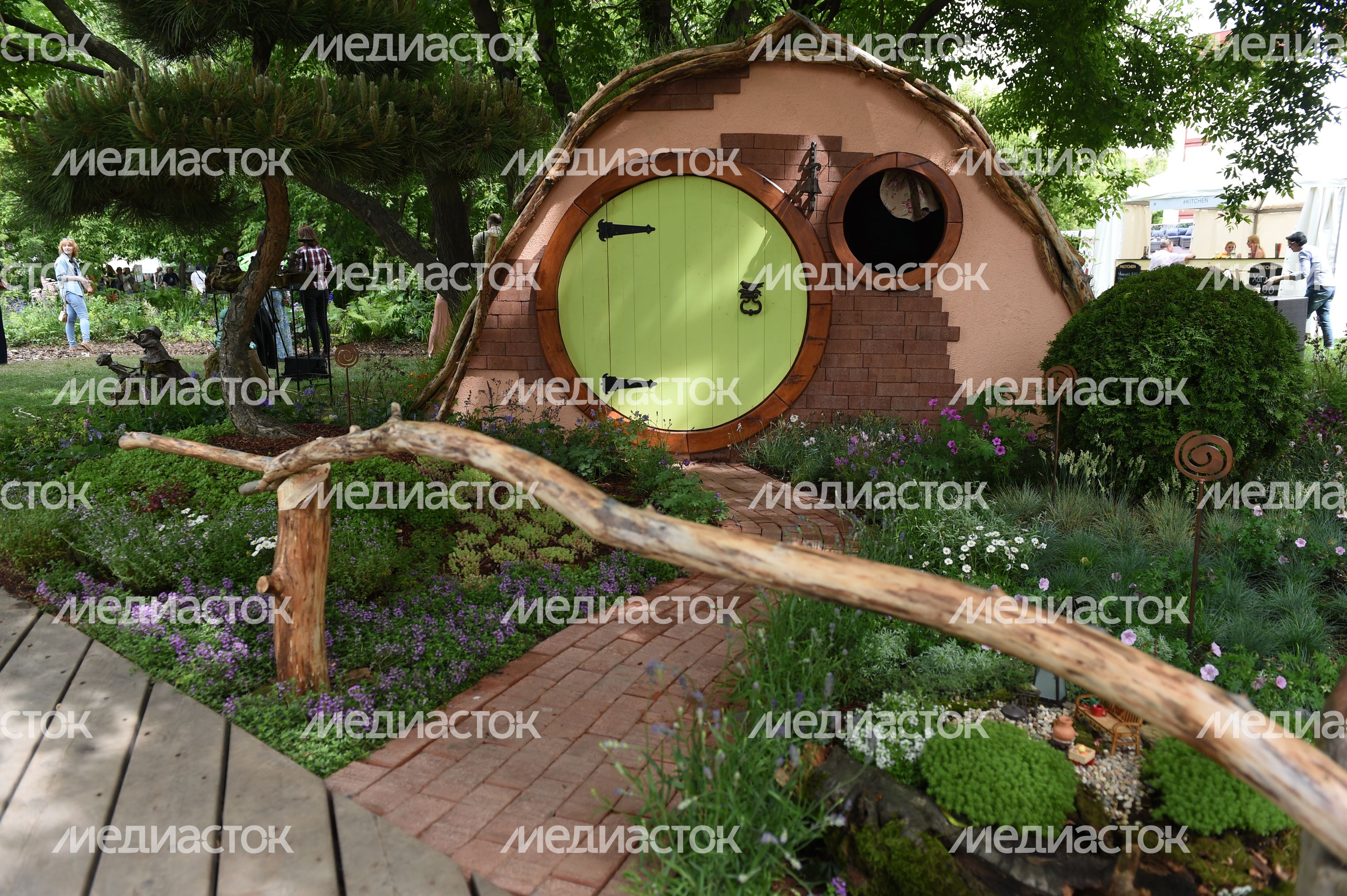 Открытие фестиваля садов и цветов Moscow Flower Show в парке «Музеон» в Москве Открытие фестиваля садов и цветов Moscow Flower Show в парке «Музеон» в Москве