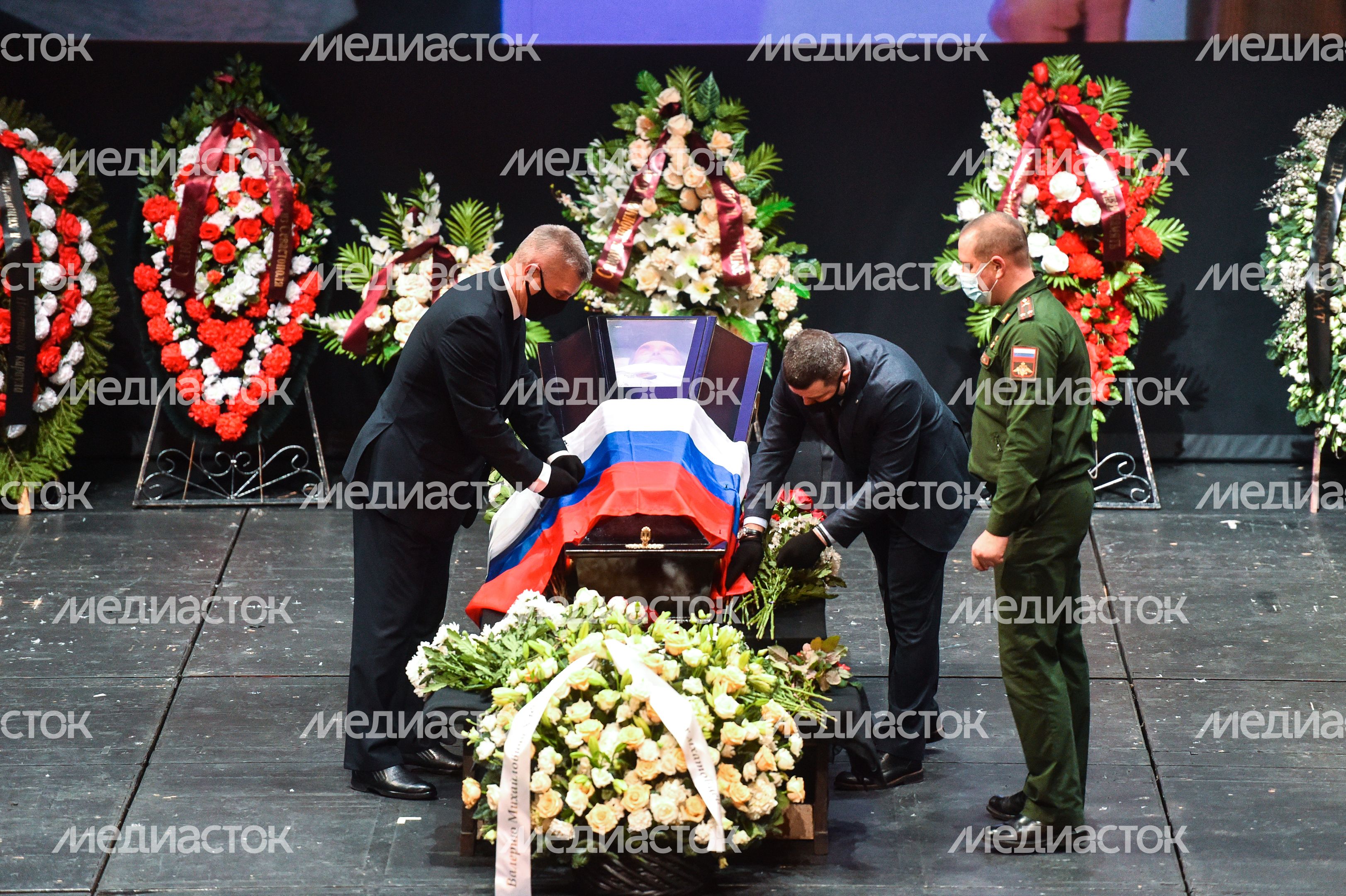 Церемония прощания с артистом Валерием Хлевинским в Московском художественном театре имени Чехова
