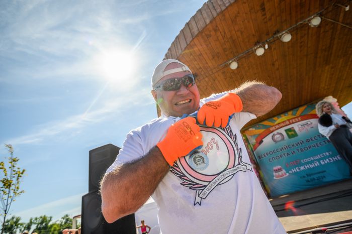 Русский Халк Сергей Агаджанян на фестивале «Нежный Fest 2024» в Бронницах
