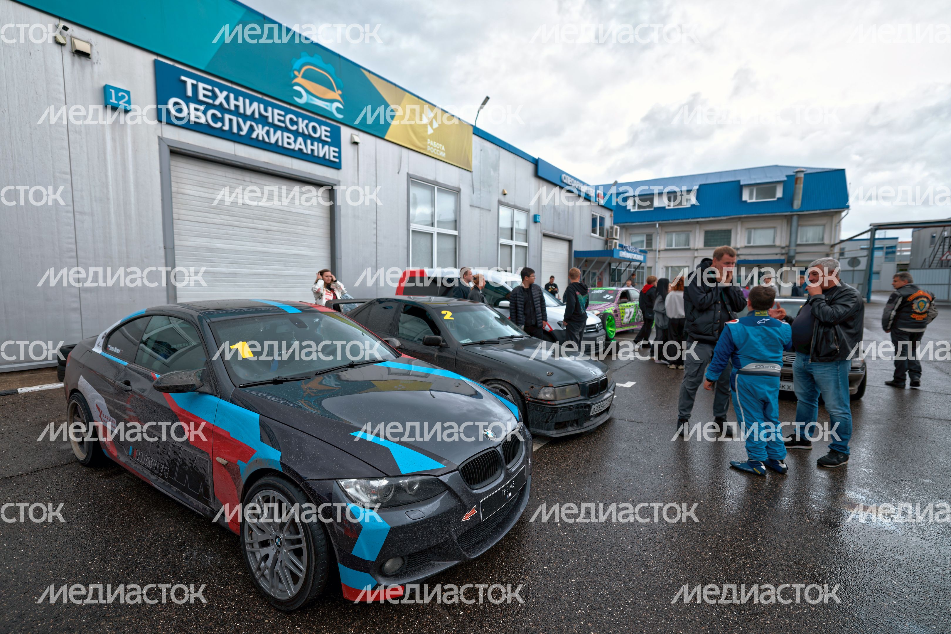 Экспозиция спортивных гоночных машин на фестивале «Волин Фест 2026» в поселке Большие Вяземы Одинцовского округа Экспозиция спортивных гоночных машин на фестивале «Волин Фест 2026» в поселке Большие Вяземы Одинцовского округа