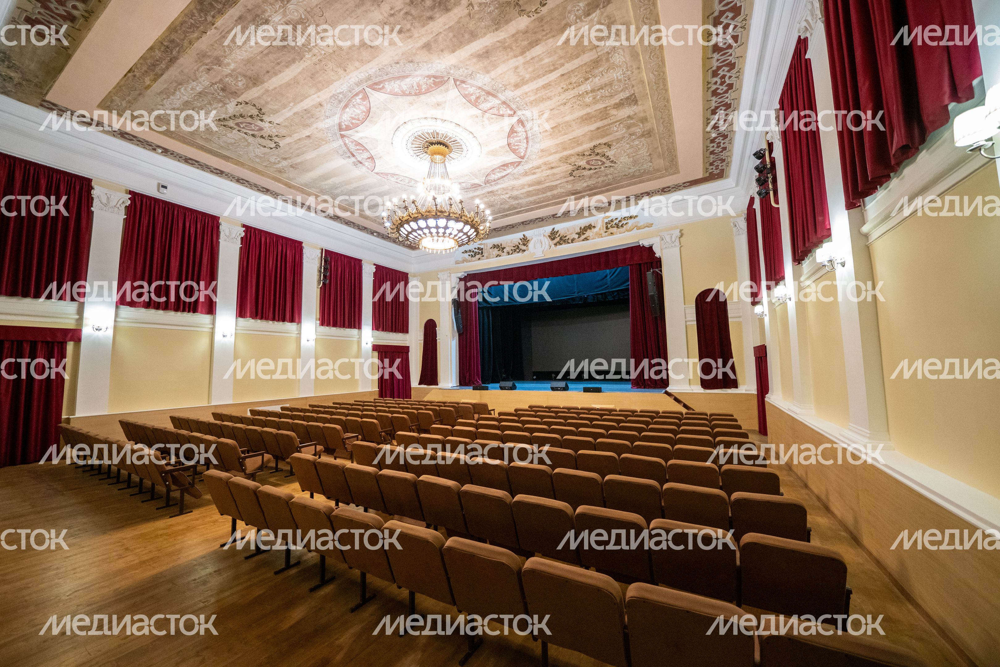 Концертный зал Дома культуры «Дорохово» в поселке Дорохово Рузского округа после ремонта Концертный зал Дома культуры «Дорохово» в поселке Дорохово Рузского округа после ремонта