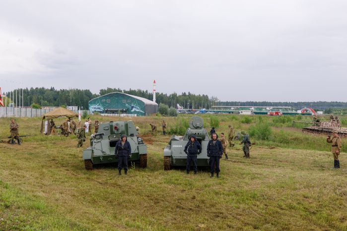 Эпизод Курской битвы под Прохоровкой на военно-исторической реконструкции в Центральном парке «Патриот»