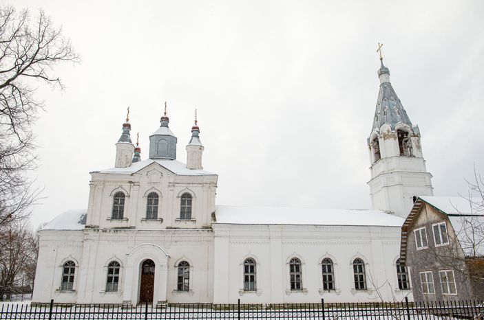 Иоанно-Предтеченский храм в селе Раменье