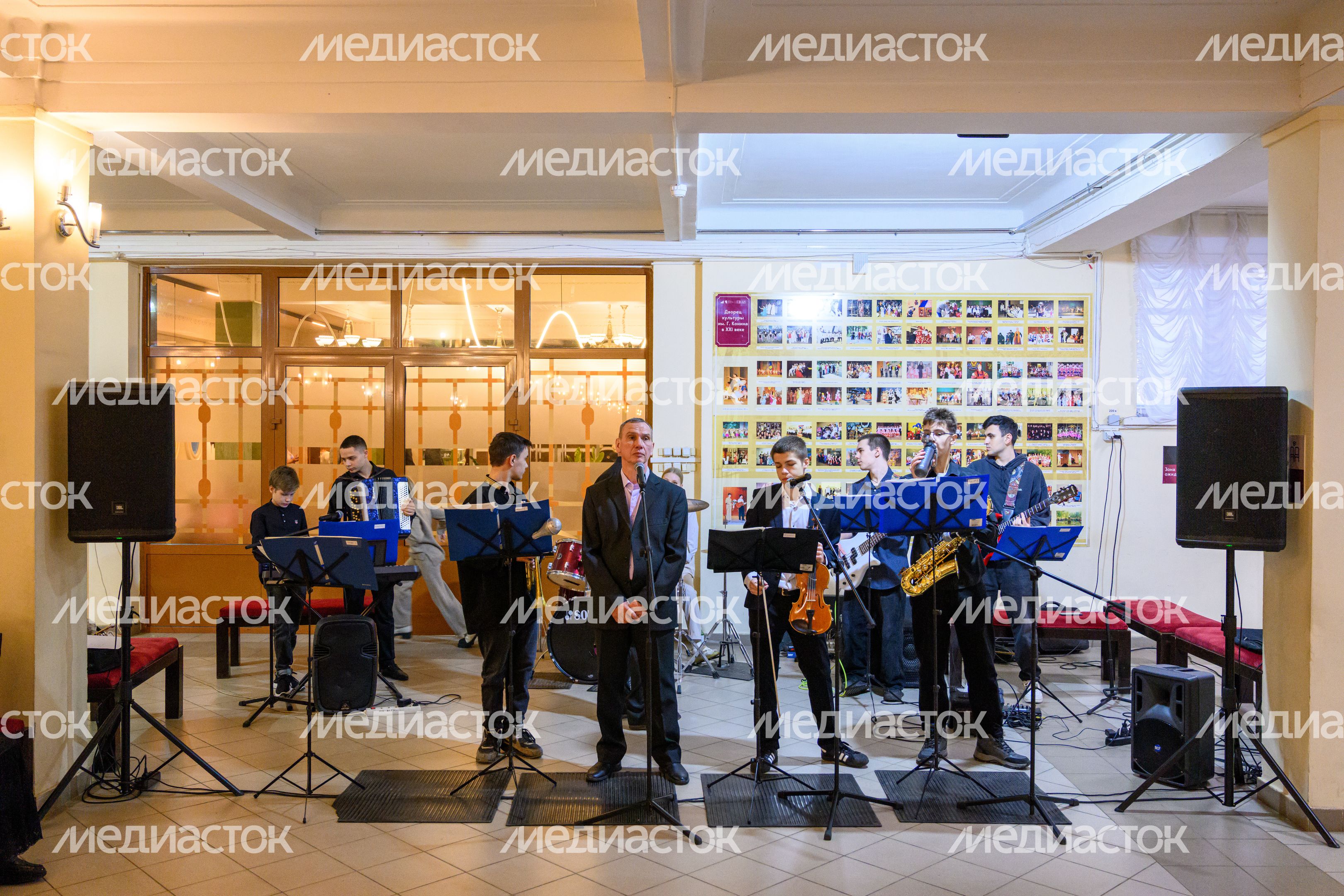 Концерт ко Дню матери во Дворце культуры им. Конина Егорьевска Концерт ко Дню матери во Дворце культуры им. Конина Егорьевска