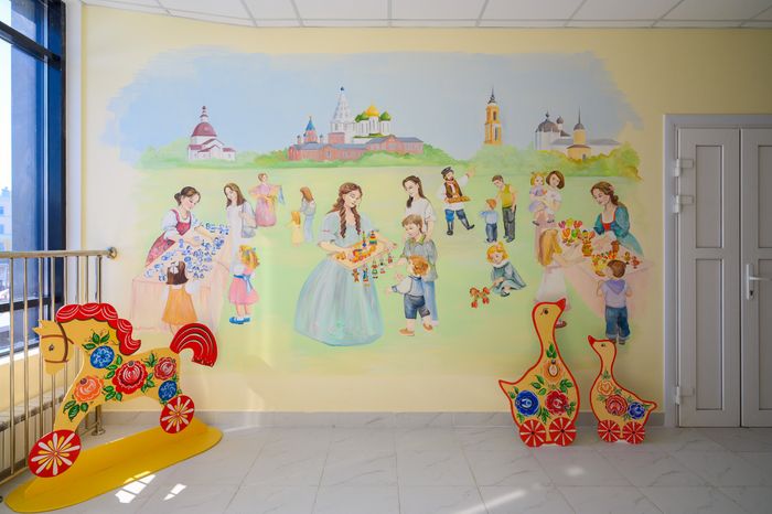 Роспись стен в коридоре нового детского сада «Синички» школы №14 в ЖК «Подлипки город» Коломны