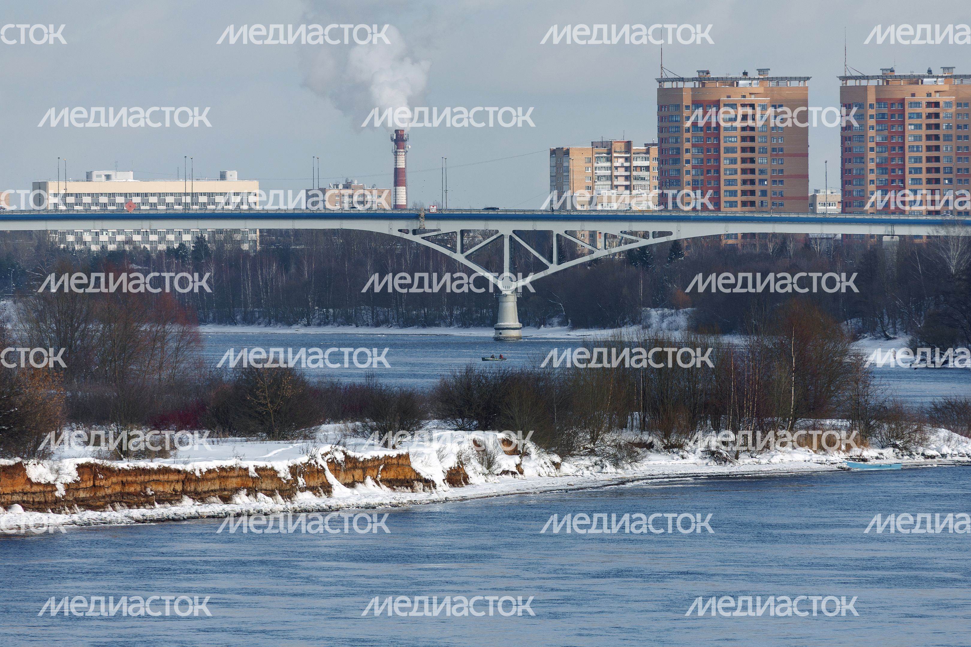 Зимний вид на мост через Волгу в Дубне Зимний вид на мост через Волгу в Дубне