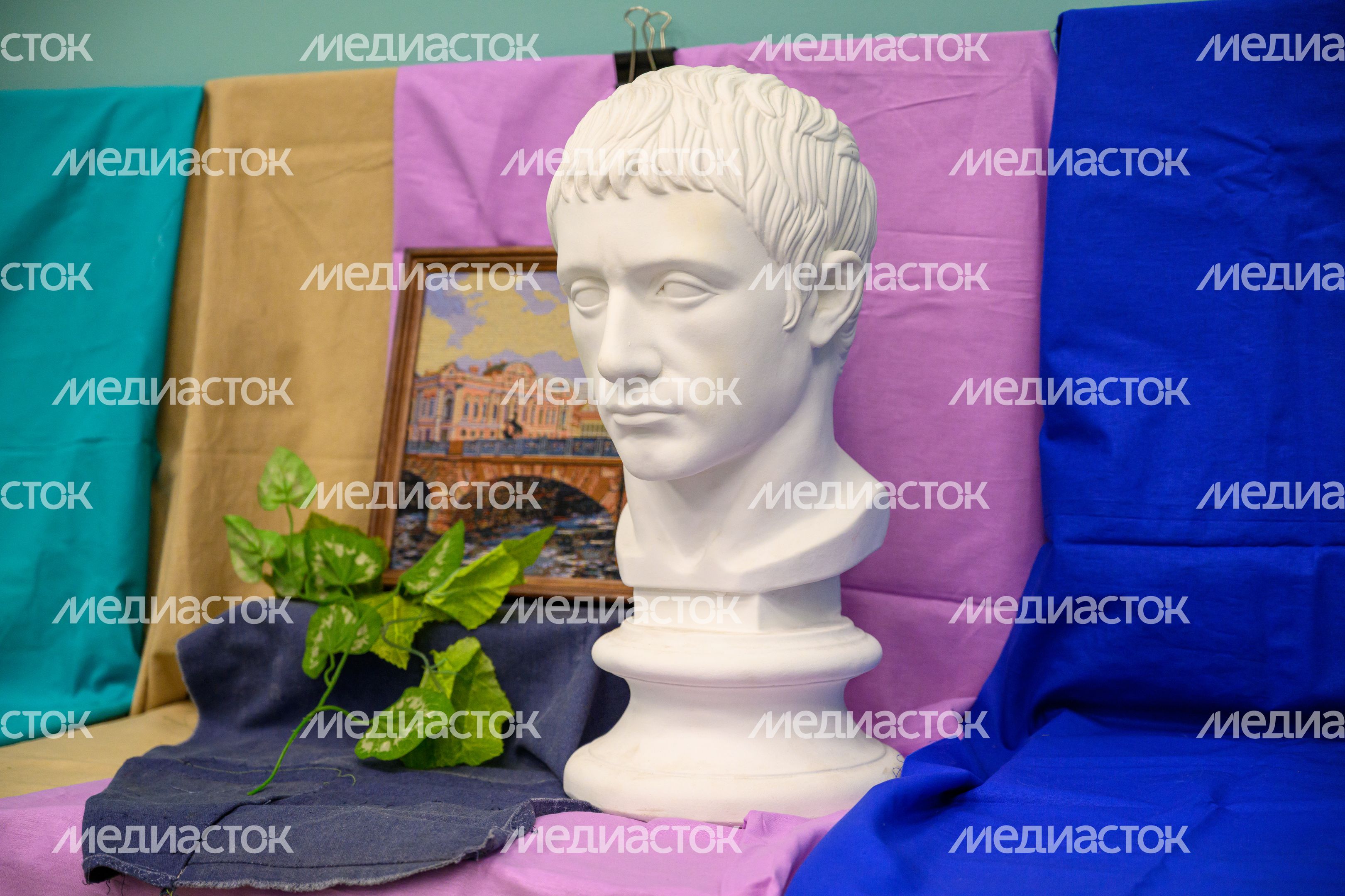 Кабинет юных художников в детской школе искусств №1 после капитального ремонта в Люберцах Кабинет юных художников в детской школе искусств №1 после капитального ремонта в Люберцах