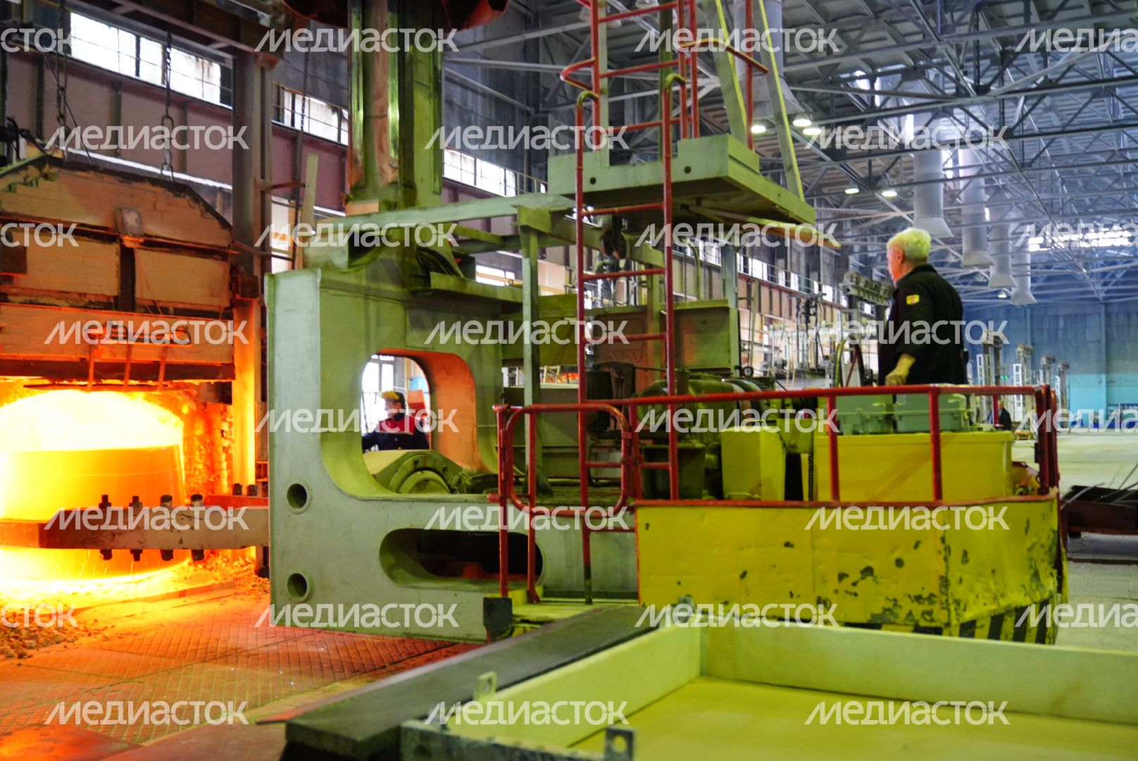 Посещение губернатором завода оптического стекла в Лыткарино
