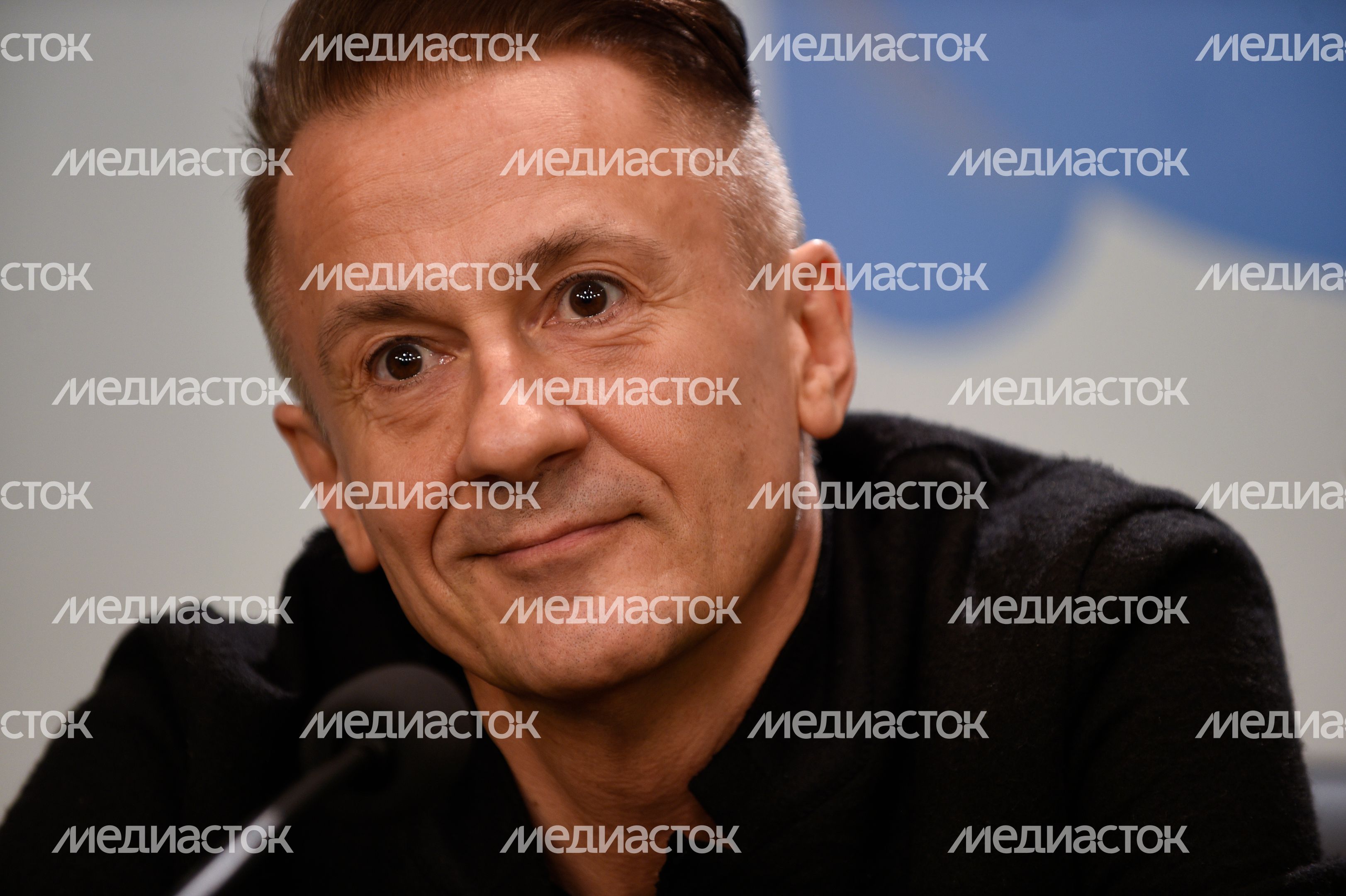 Пресс-конференция Олега Меньшикова в РИАМО