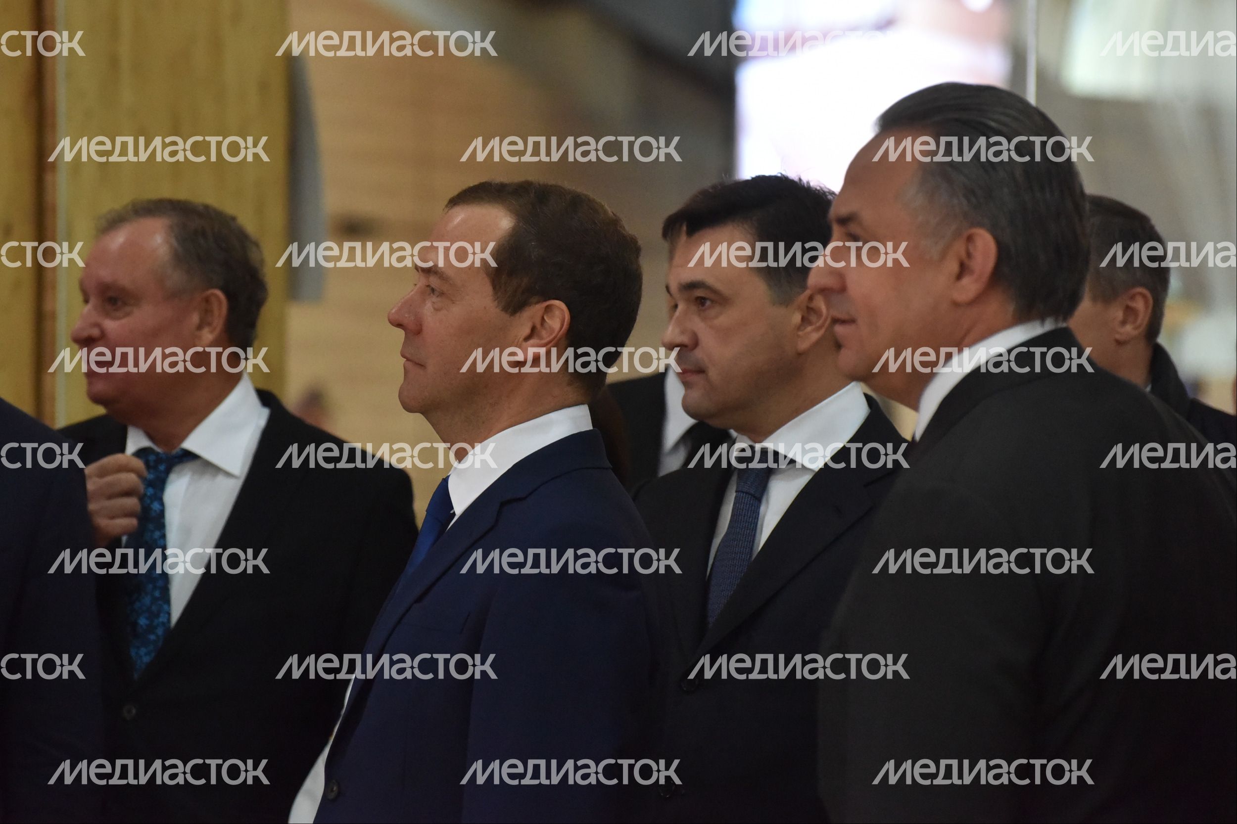 Губернатор принимает участие в совещании с премьер-министром РФ в Подмосковье Губернатор принимает участие в совещании с премьер-министром РФ в Подмосковье