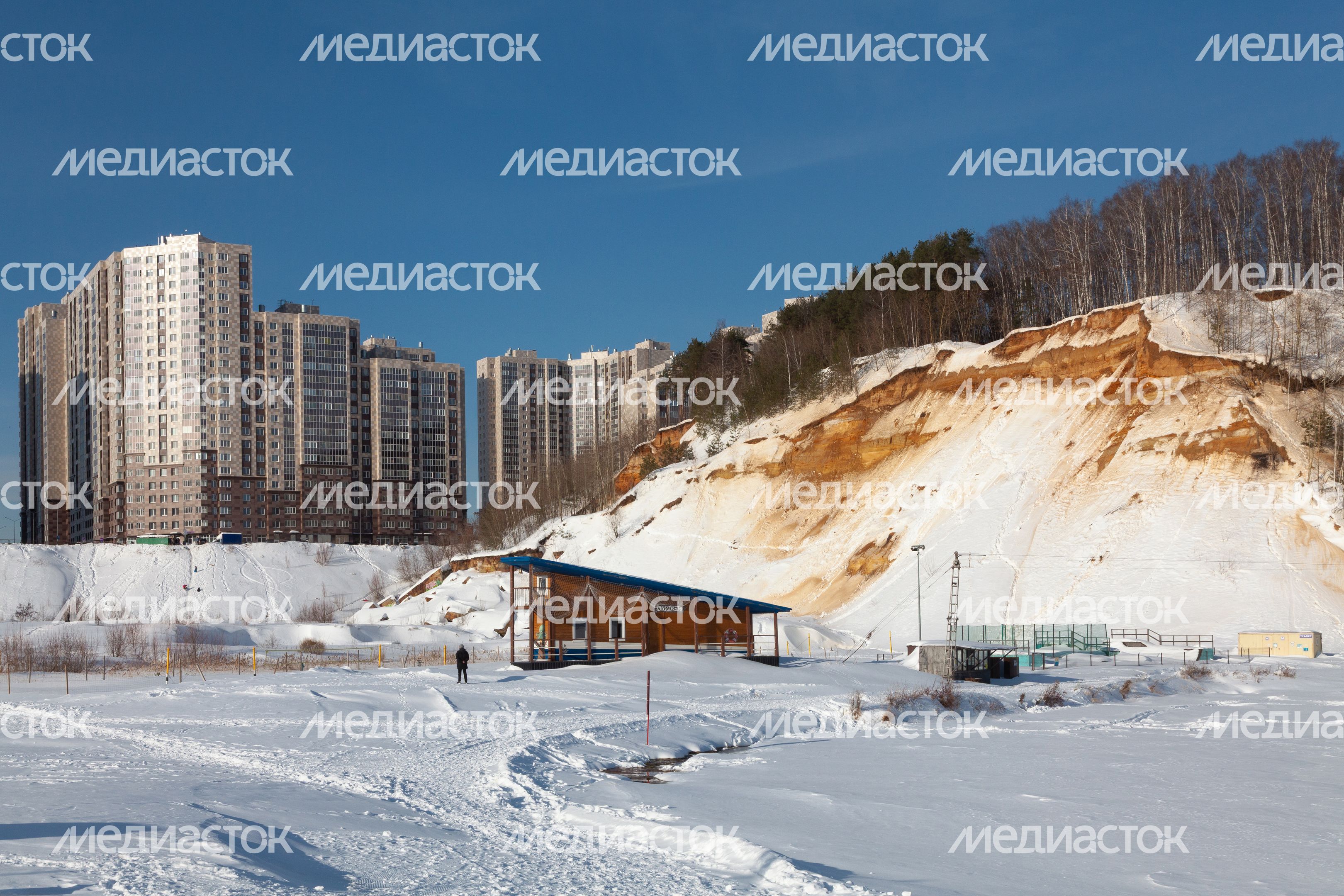 Прогулка по снегу Дзержинского карьера зимой Прогулка по снегу Дзержинского карьера зимой