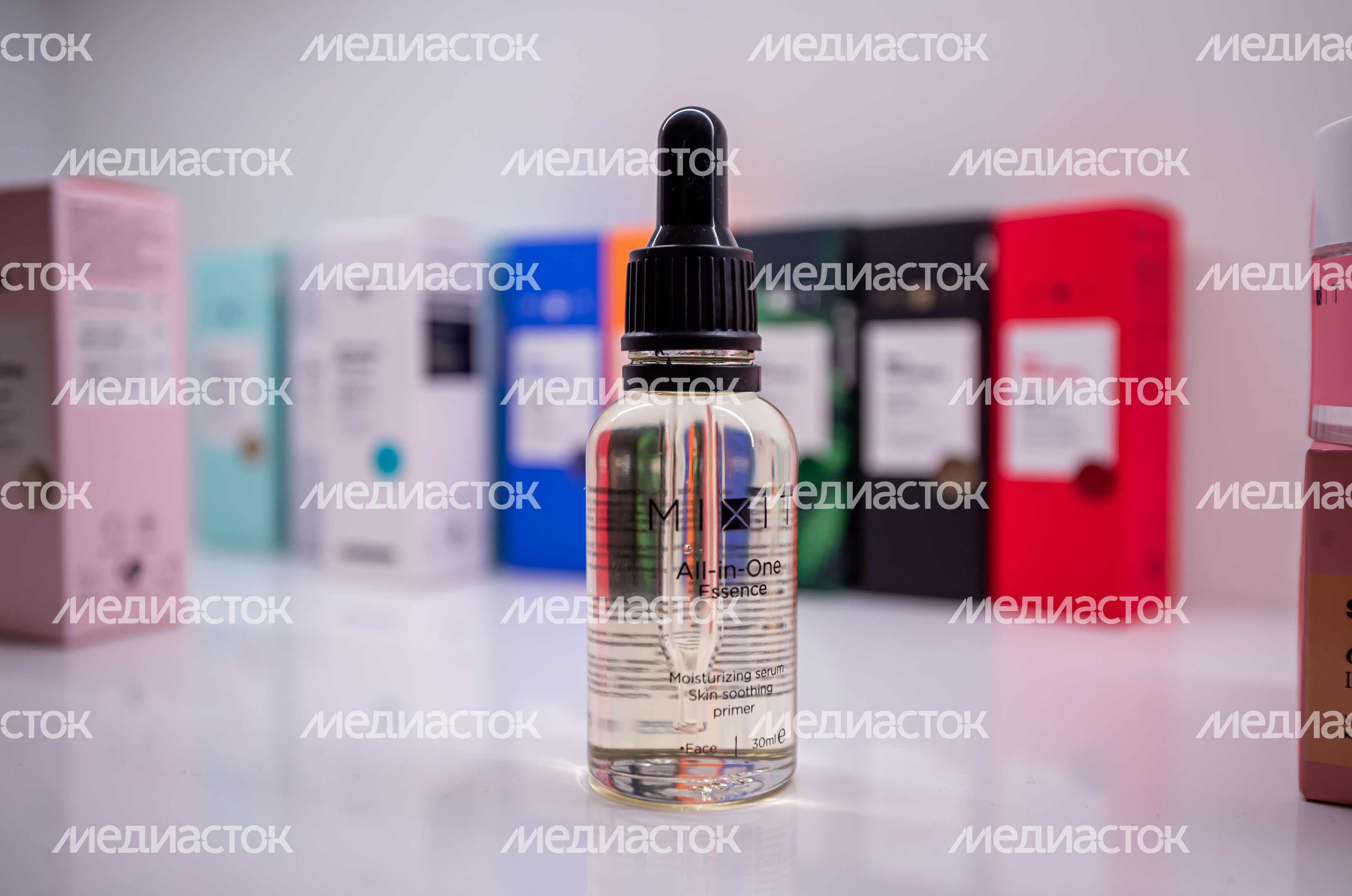 Процесс работы фабрики косметического бренда Mixit