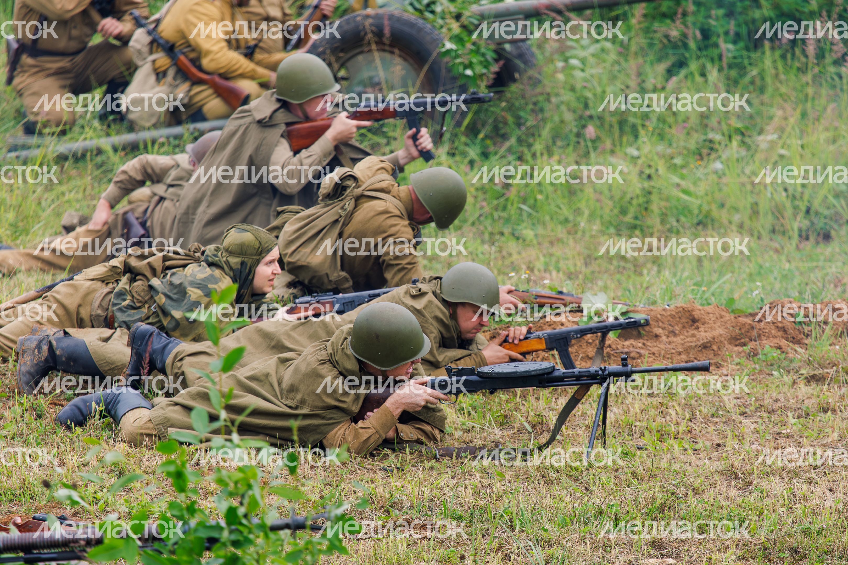 Эпизод Курской битвы под Прохоровкой на военно-исторической реконструкции в Центральном парке «Патриот»