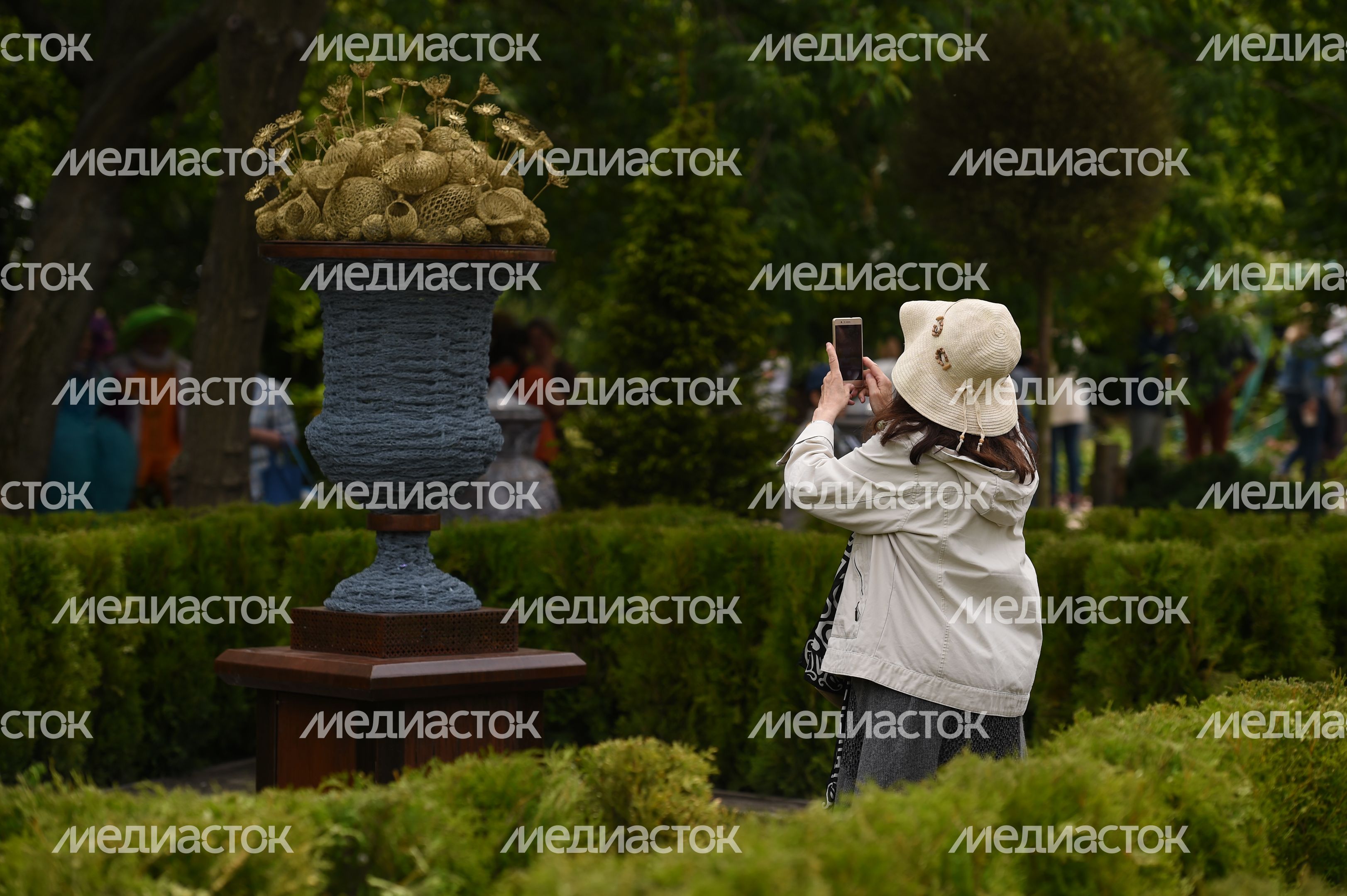 Открытие фестиваля садов и цветов Moscow Flower Show в парке «Музеон» в Москве Открытие фестиваля садов и цветов Moscow Flower Show в парке «Музеон» в Москве