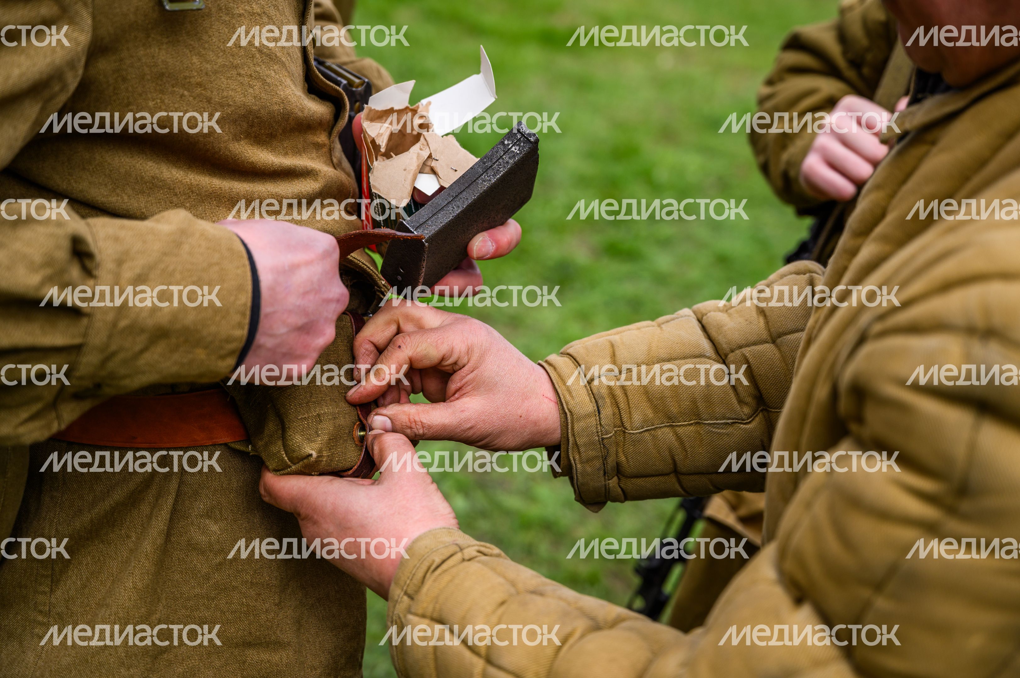 Военно-историческая реконструкция событий мая 1945 года в музее истории танка Т-34 в Мытищах Военно-историческая реконструкция событий мая 1945 года в музее истории танка Т-34 в Мытищах