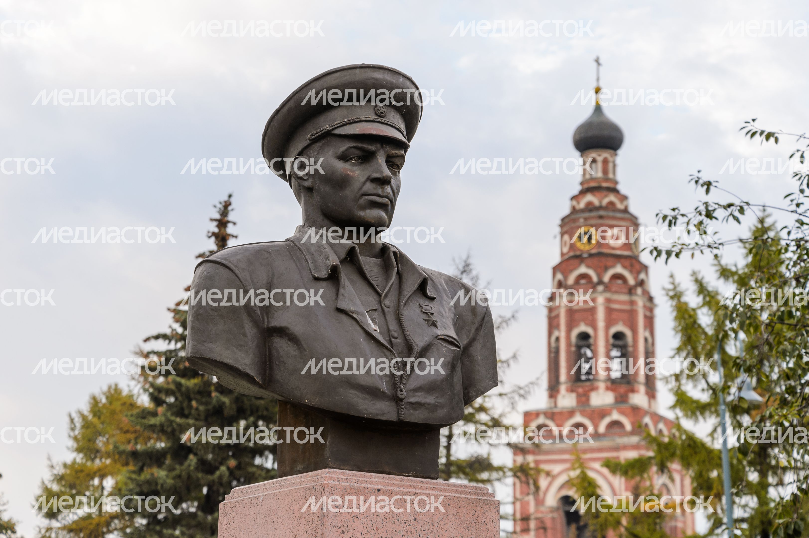 Бронницы. Бюст В.Ф. Маргелова Бронницы. Бюст В.Ф. Маргелова