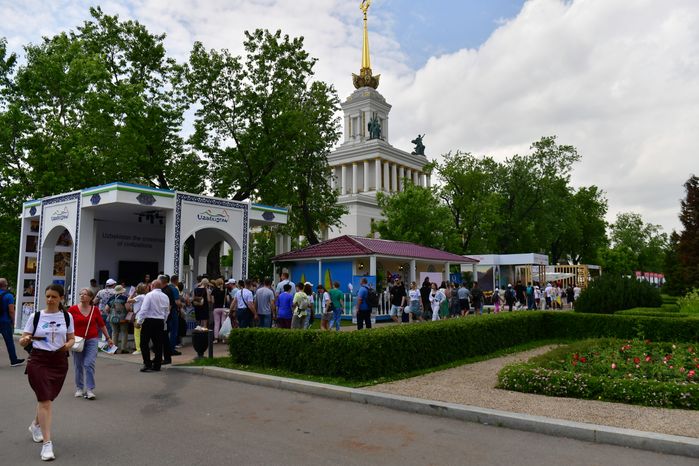Стенд Подмосковья открылся в День России на форуме «Путешествуй!»