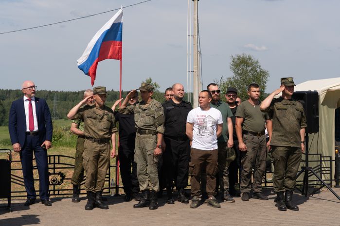 Перезахоронение солдат ВОВ в деревне Ельня