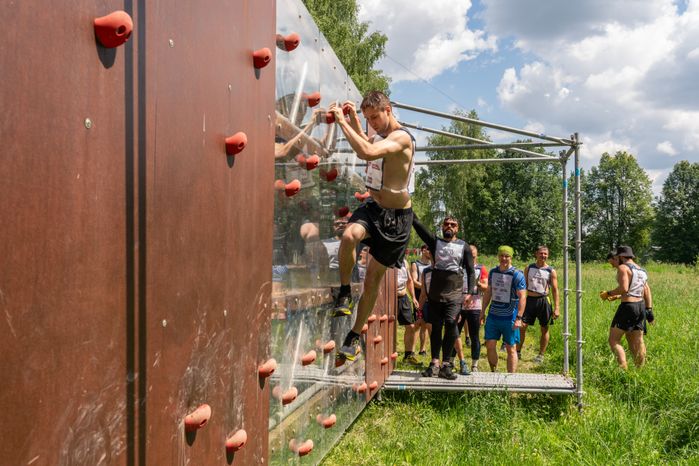 Гонка героев на полигоне Алабино собрала 1,5 тыс. человек