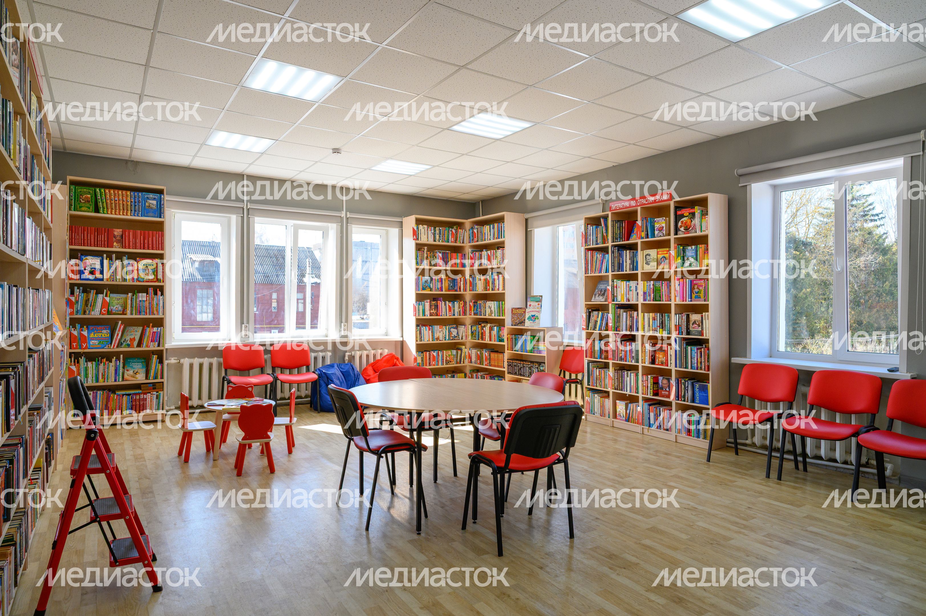 Библиотека в культурно-спортивном комплексе «Мальцево» поселка Краснознаменский округа Щелково после капремонта Библиотека в культурно-спортивном комплексе «Мальцево» поселка Краснознаменский округа Щелково после капремонта
