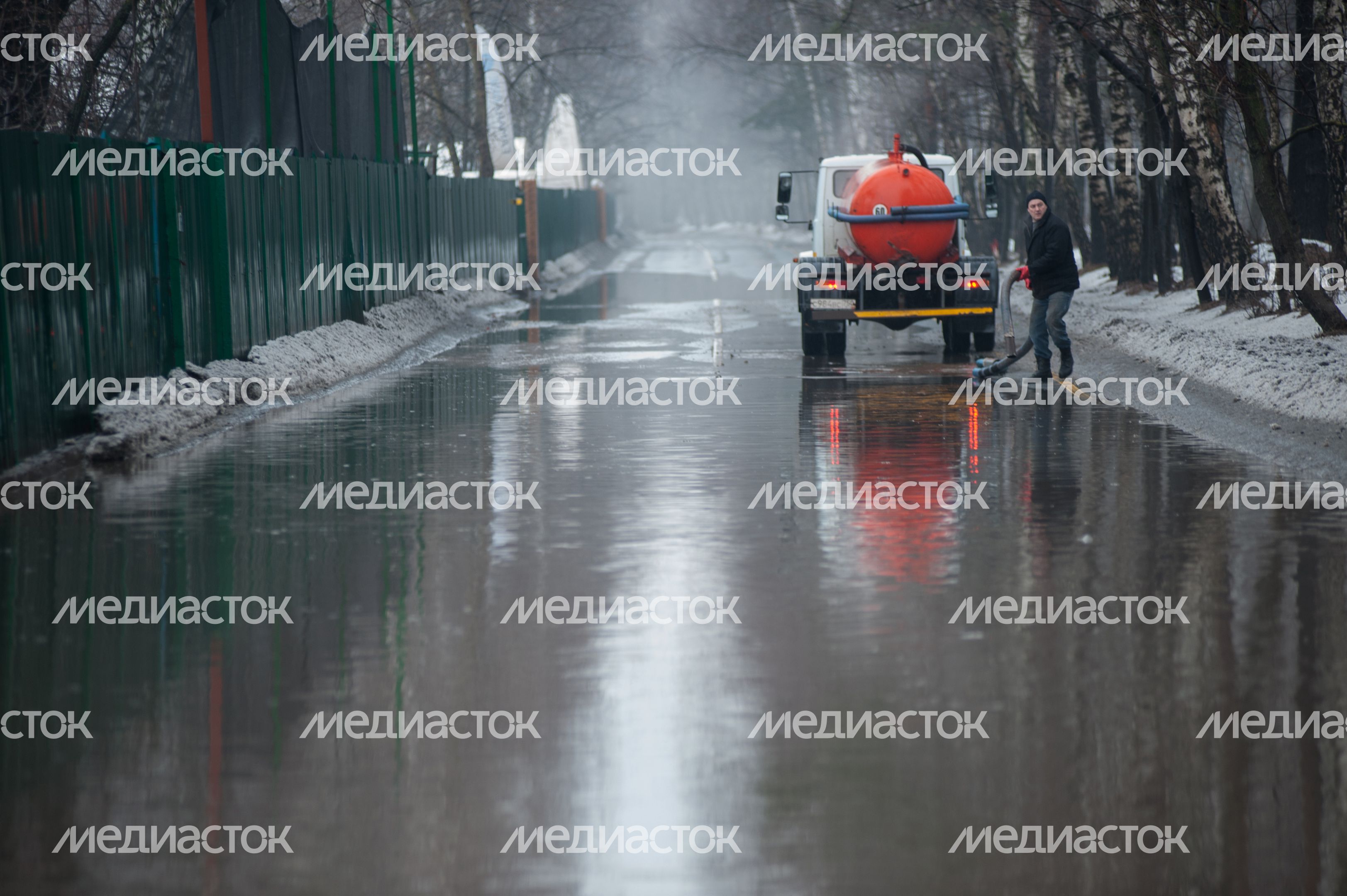 Подтопления на Мякининском шоссе в Красногорске