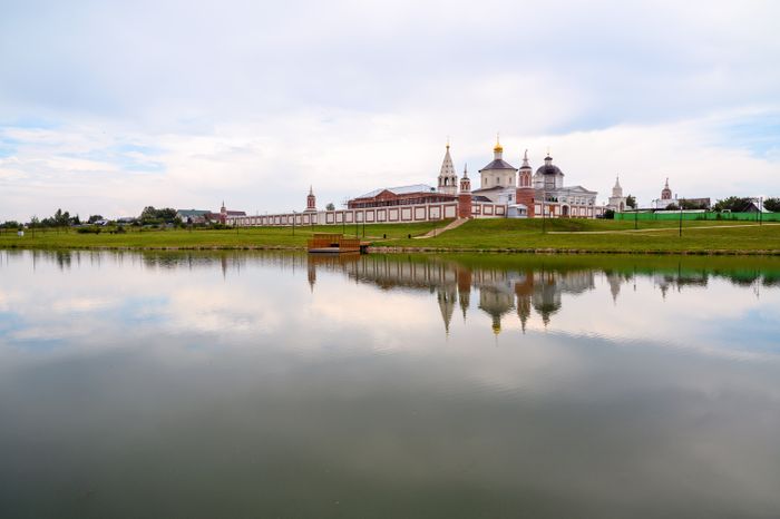 Богородице-Рождественский Бобренев мужской монастырь в селе Старое Бобренево округа Коломна