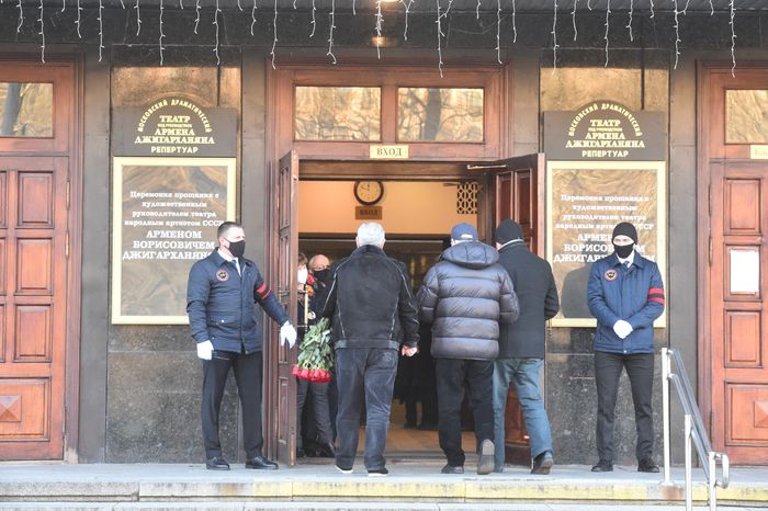 Церемония прощания с Арменом Джигарханяном в Москве