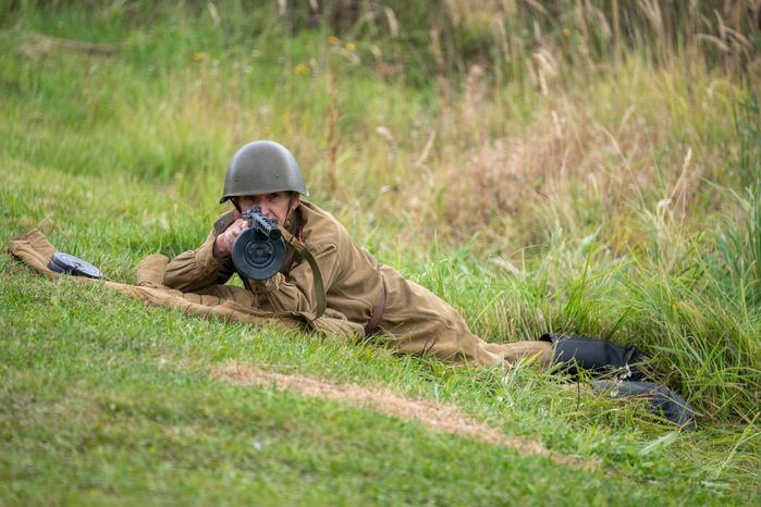 Военно-историческая реконструкция боя в День танкиста в парке «Патриот» Одинцовского округа