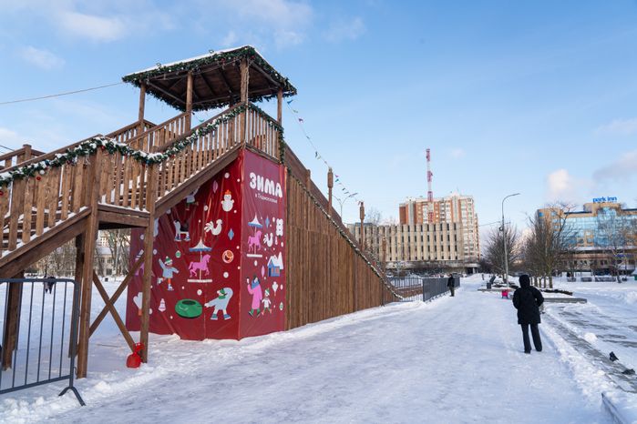 Деревянная горка на центральной площади Одинцово