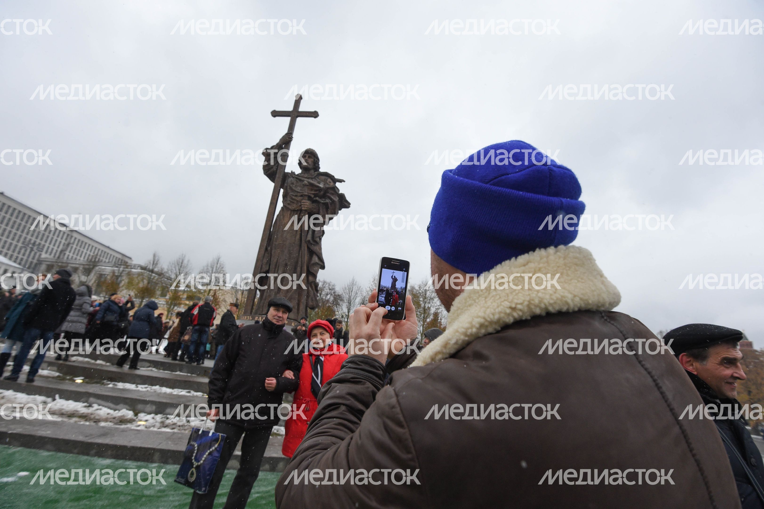Памятник князю Владимиру в Москве Памятник князю Владимиру в Москве