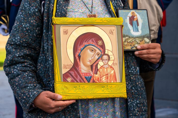 Крестный ход на памятных мероприятиях на Бородинском поле в День воинской славы России