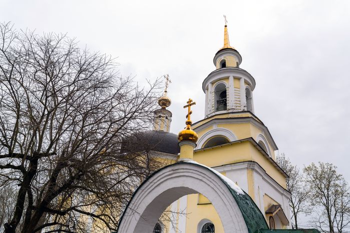 Иоанно-Предтеченский храм в селе Садки округа Истра