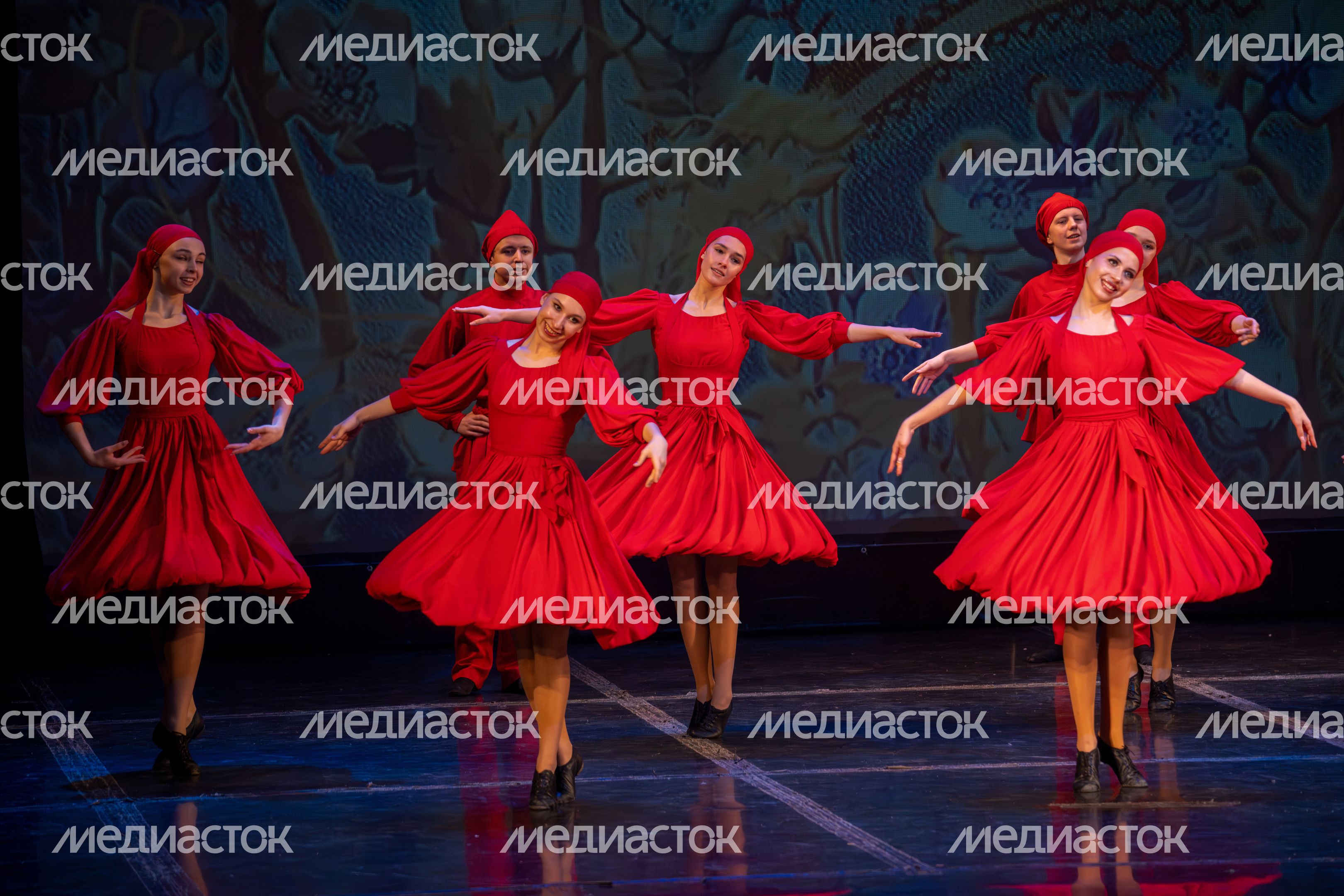 Гала-спектакль «Россия – душа моя» о русской культуре на сцене ДК «Подмосковье» в Красногорске Гала-спектакль «Россия – душа моя» о русской культуре на сцене ДК «Подмосковье» в Красногорске